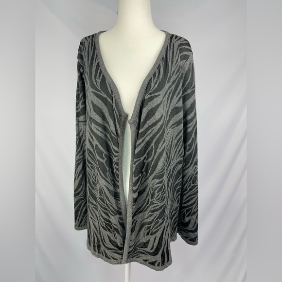 Dana Buchman gray and black animal print open front cardigan women’s size L - Picture 4 of 14